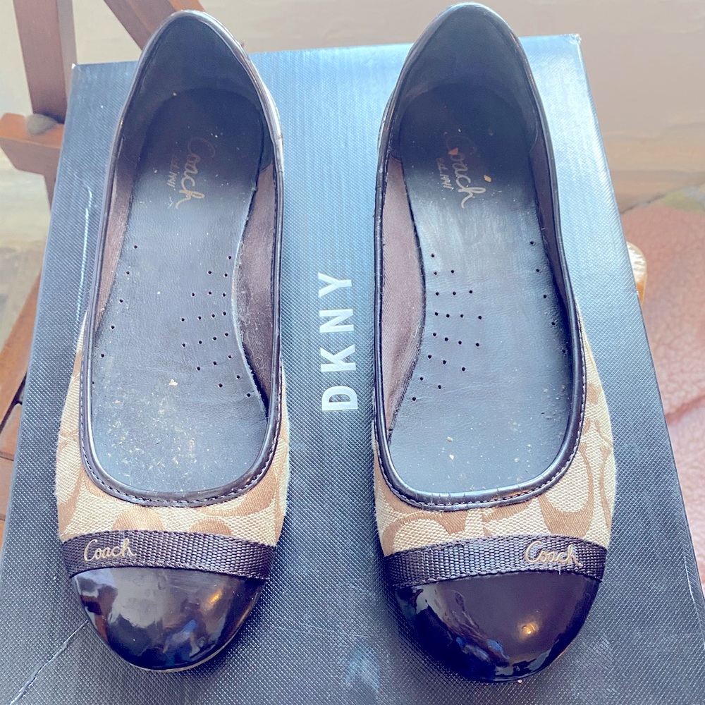 Coach flats